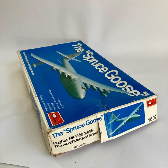 Vintage The "Spruce Goose" Hughes HK-1 Hercules Airplane Model Kit by Craft 1607 - Picture 3 of 6